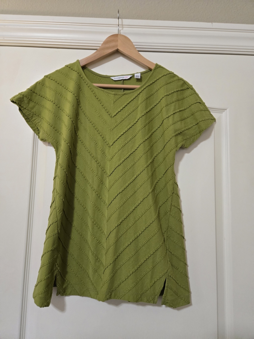Isaac Mizrahi Lime Green Short Sleeve Chevron Knit Top